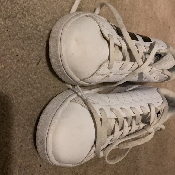 Adidas women size 8 white shoes - Picture 3 of 3